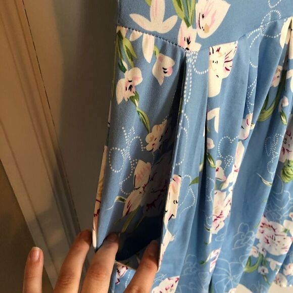 Light blue floral dress  - Picture 5 of 7